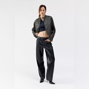 Levi’s® Faux Leather 70s flare